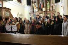 adventni-koncert-2021-v-kostele-sv-hedviky-v-doubrave-vystupujici-eliska-ruskova-a-pod-vedenim-sbormistryne-mgr-petry-rasikove-smiseny-pevecky-sbor-artep-gymnazia-a-obchodni-akademie-orlova_1639309207.jpg