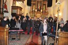adventni-koncert-2021-vystpujici-eliska-ruskova-pod-vedenim-sbormistryne-mgr-petry-rasikove-smiseny-pevecky-sbor-artep-gymnazia-a-obchodni-akademie-orlova_1639260619.jpg
