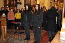 adventni-koncert-2021-vystpujici-eliska-ruskova-pod-vedenim-sbormistryne-mgr-petry-rasikove-smiseny-pevecky-sbor-artep-gymnazia-a-obchodni-akademie-orlova_1639260731.jpg