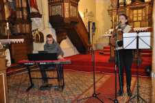 adventni-koncert-2021-vystpujici-eliska-ruskova-pod-vedenim-sbormistryne-mgr-petry-rasikove-smiseny-pevecky-sbor-artep-gymnazia-a-obchodni-akademie-orlova_1639261468.jpg