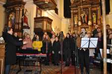 adventni-koncert-2021-vystpujici-eliska-ruskova-pod-vedenim-sbormistryne-mgr-petry-rasikove-smiseny-pevecky-sbor-artep-gymnazia-a-obchodni-akademie-orlova_1639262012.jpg